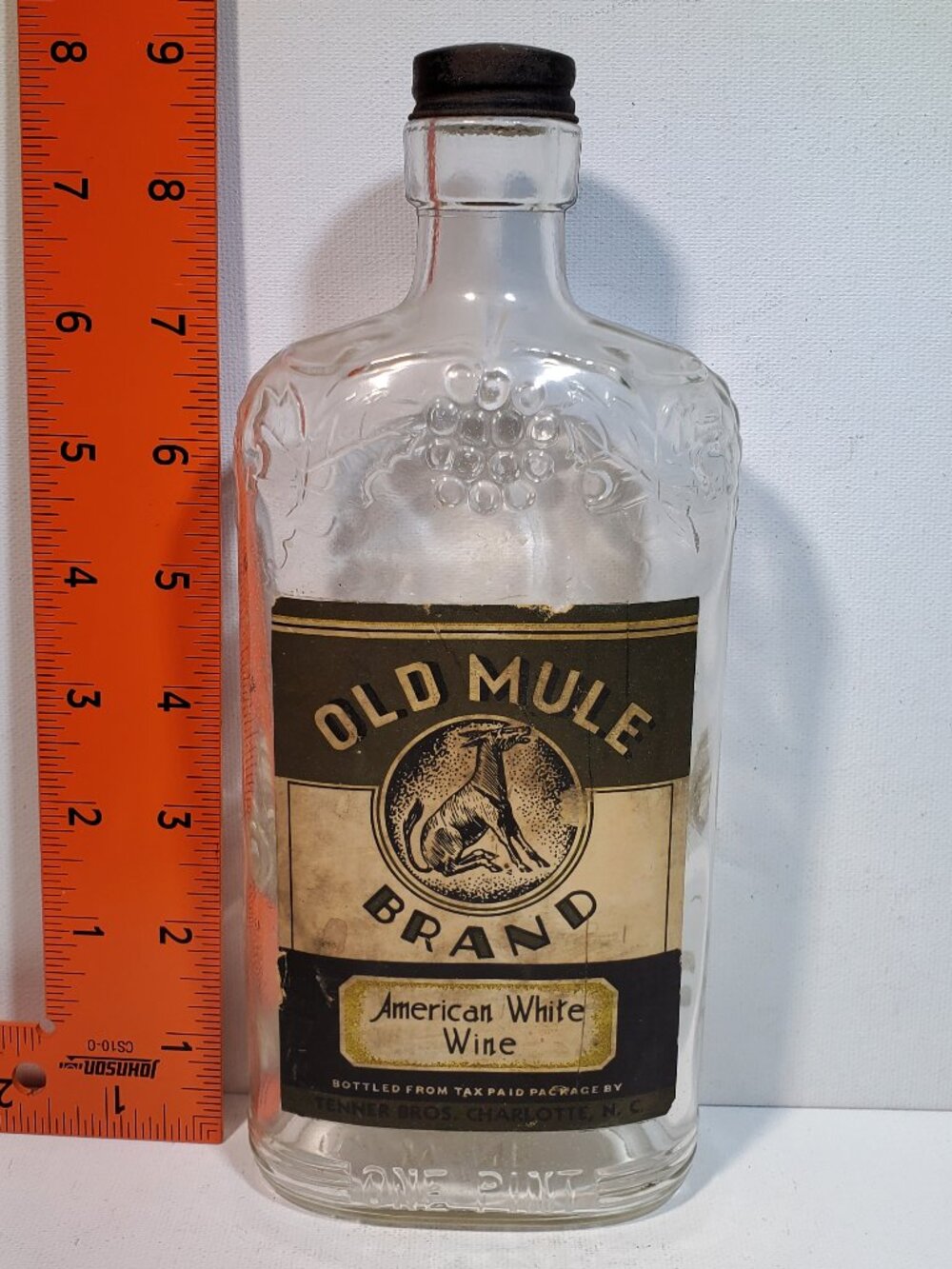 VINTAGE OLD MULE BRAND WHITE WINE BOTTLE WITH PAPER LABEL, CHARLOTTE NC 1935